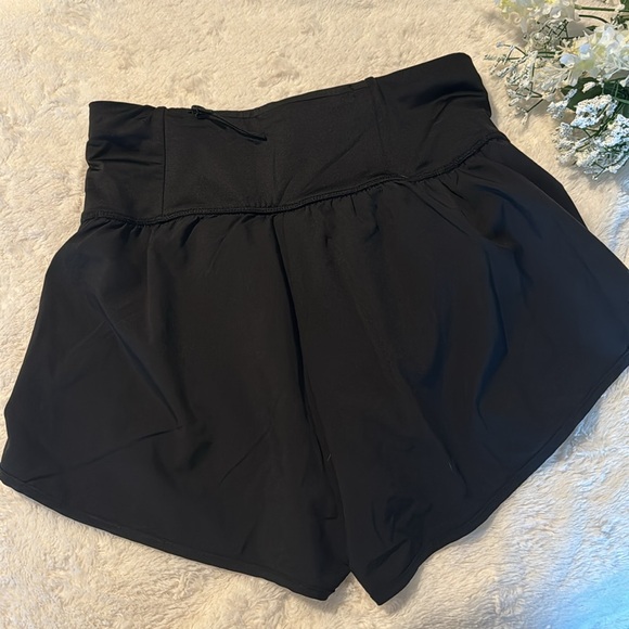 🖤 Flattering Adorable LoveTree Fitness Active Shorts - Picture 4 of 4